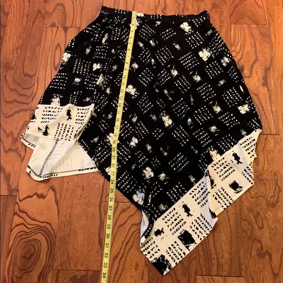 🆕 Worth Asymmetrical Skirt - Picture 8 of 14